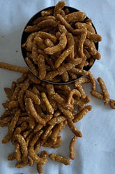 Sesame sticks, honey roasted